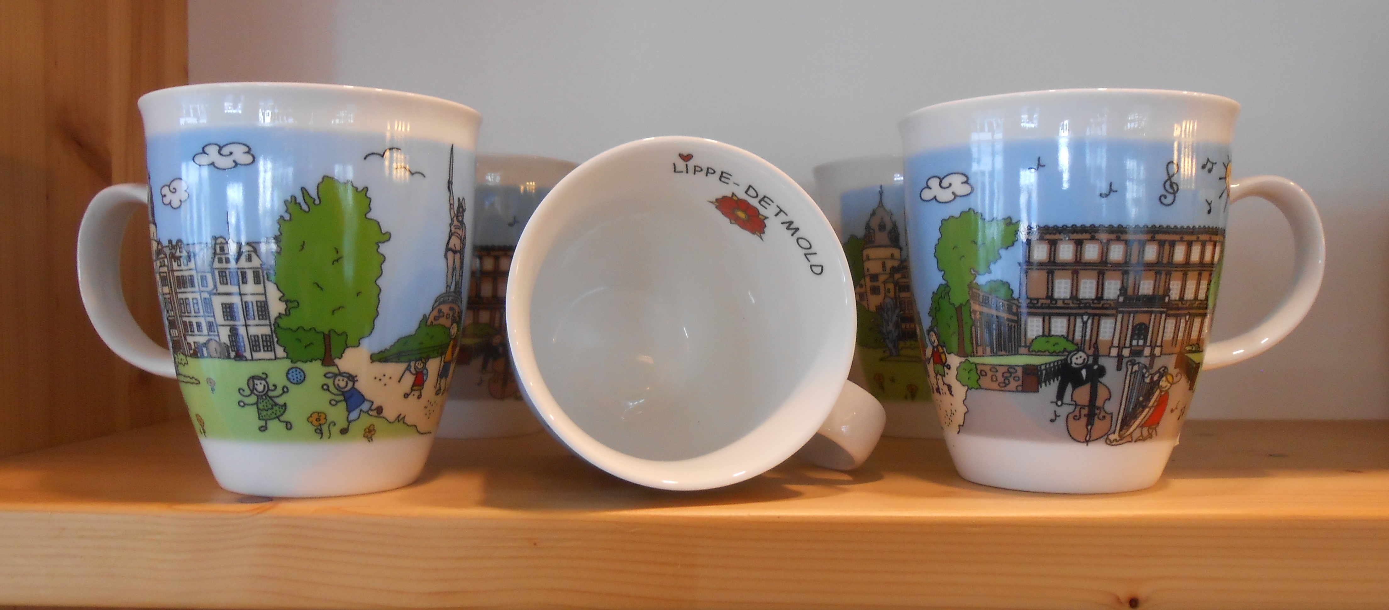 Endlich wieder da: unser exklusiver Städtebecher "Detmold" ! In den bekannt fröhlichen Farben, aber in schickerer Form und verbessertem Design.